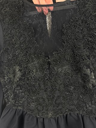 Abito Twinset nero in pizzo e gonna a ruota taglia