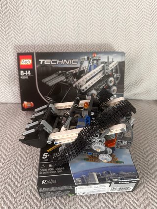 Lote Lego Technic 42032 y Helicóptero