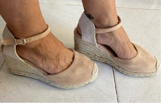 Alpargatas cuña polipiel beige