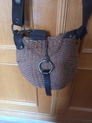 Bolso de hombro tejido