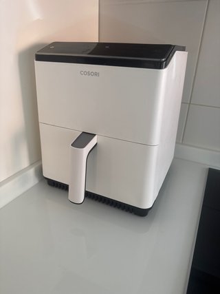 Cosori Dual Blaze 6.4L Blanca. Tiene 1 año