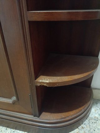 Mueble recibidor de madera con cajones