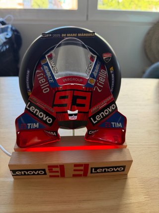 Maqueta MotoGP #93 Marc Márquez Lenovo entrega 1y2