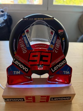 Maqueta MotoGP #93 Marc Márquez Lenovo entrega 1y2