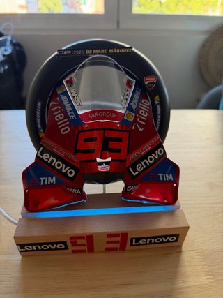 Maqueta MotoGP #93 Marc Márquez Lenovo entrega 1y2