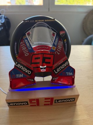 Maqueta MotoGP #93 Marc Márquez Lenovo entrega 1y2
