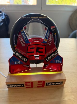 Maqueta MotoGP #93 Marc Márquez Lenovo entrega 1y2