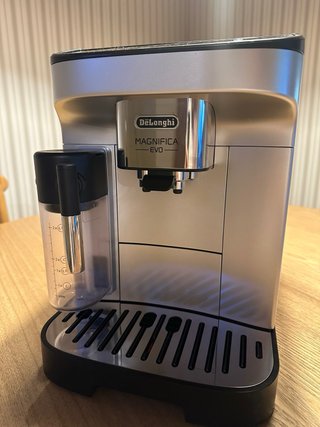 Cafetera Superautomática DeLonghi Magnifica Evo