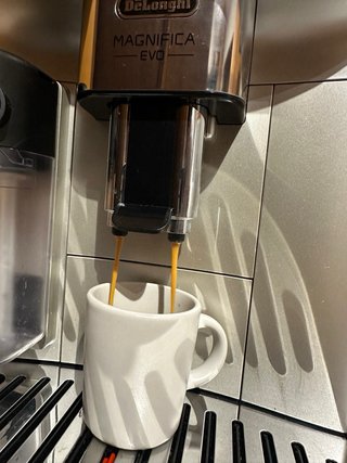 Cafetera Superautomática DeLonghi Magnifica Evo