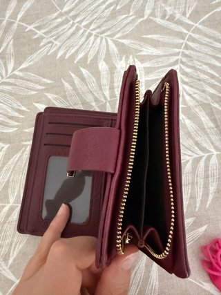 Monedero mujer granate/vino con detalle hoja