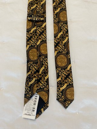 Corbata Zara estampada cadenas