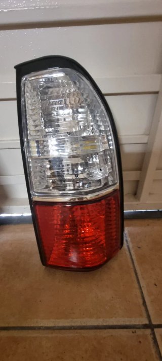 Piloto trasero toyota land cruiser 90/95