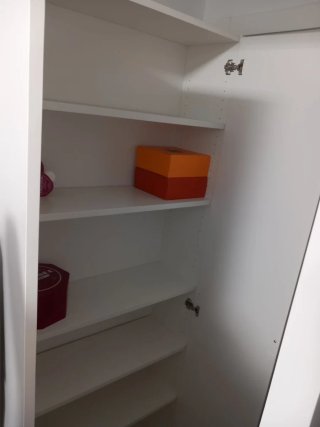 Librería/Zapatero Blanco Nuevo