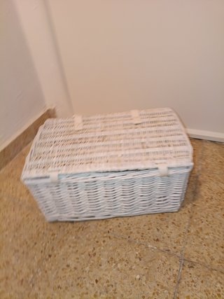 Cesta mimbre con tapa y cierre