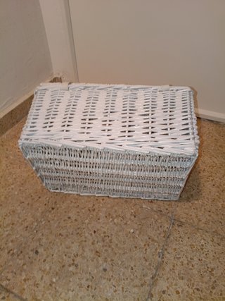 Cesta mimbre con tapa y cierre