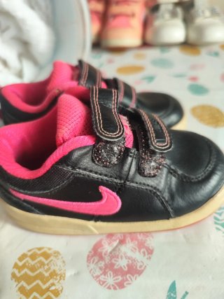 Zapatillas Nike Niña Negras y Rosas