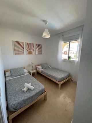 Somier de madera Ikea con colchón 90