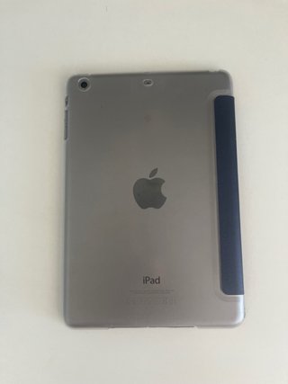 iPad Mini 2 con funda azul