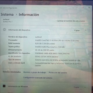 Microsoft Surface Pro 7 plata teclado rojo