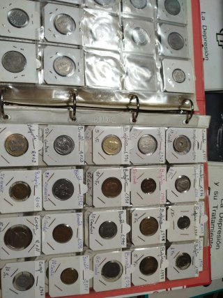 Álbum de monedas extranjeras