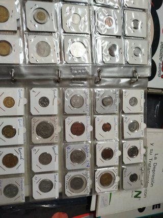 Álbum de monedas extranjeras