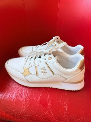 Zapatillas Tommy Hilfiger Blancas y Doradas