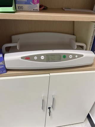 Balanza electrónica ADE para bebés