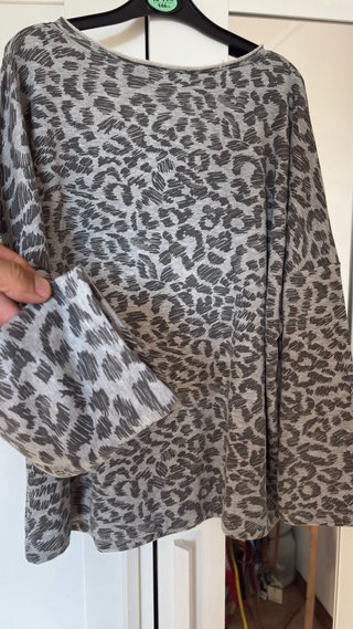 Camiseta Primark Estampado Animal Print Gris Talla