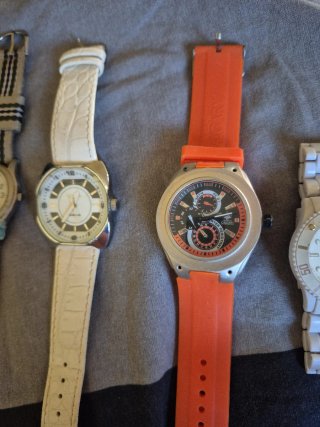 Lote de 9 relojes sin marca