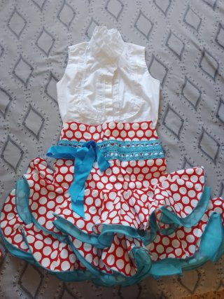 Traje de flamenca rojo y blanco 4 años