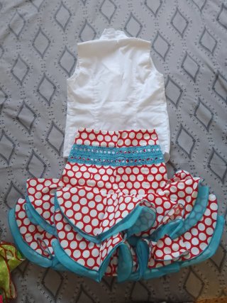Traje de flamenca rojo y blanco 4 años