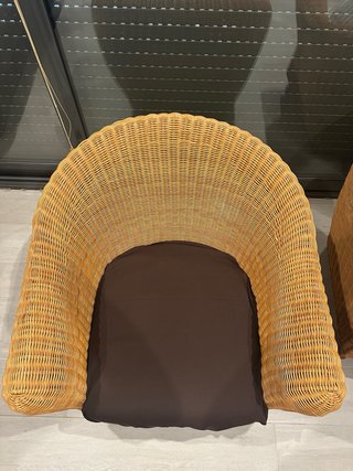 Pareja sillones mimbre cojines marrones