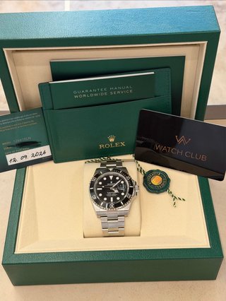 FRESH Rolex Submariner Date 126610LN 2026 No usado