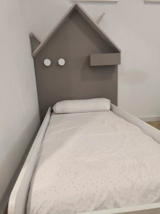 Cama Montessori Casita con Barrera