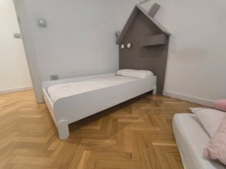 Cama Montessori Casita con Barrera