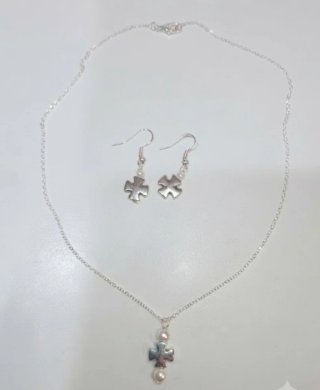 Conjunto collar y pendientes
