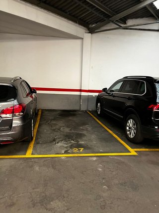 Plaza de parking grande en venta