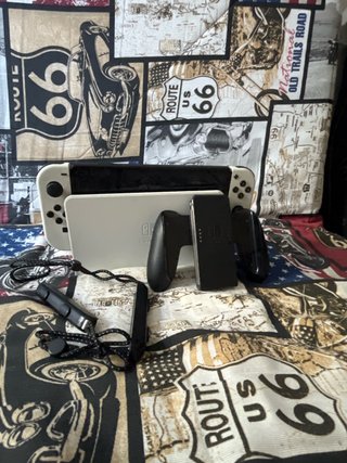 Nintendo Switch Negra y Blanca