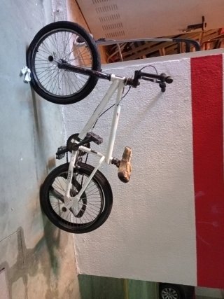 Bicicleta BMX blanca