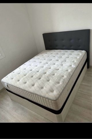 Canapé de tela y madera