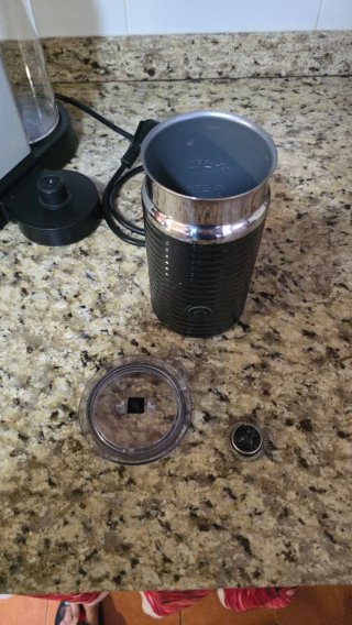 Cafetera DeLonghi Nespresso Citiz EN267