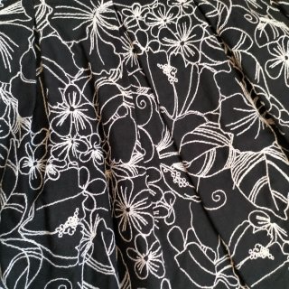 Falda bordada Talla 40