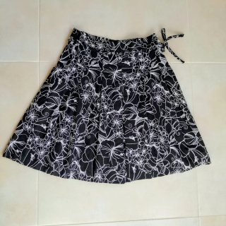 Falda bordada Talla 40