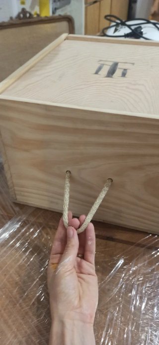 Caja de vino BODEGAS TRITIUM madera maciza