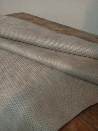 Piel de vacuno troquelada