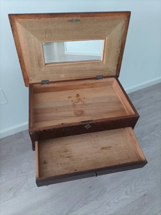 Costurero antiguo tapa espejo