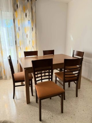 Mesa de comedor y 6 sillas