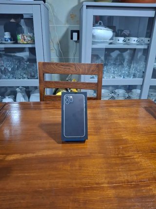 Caja iPhone 11 pro negro