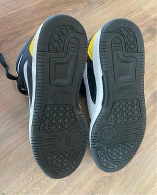 Zapatillas Puma Negras y Amarillas