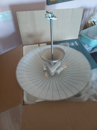 Lámpara de salón de cristal y metal